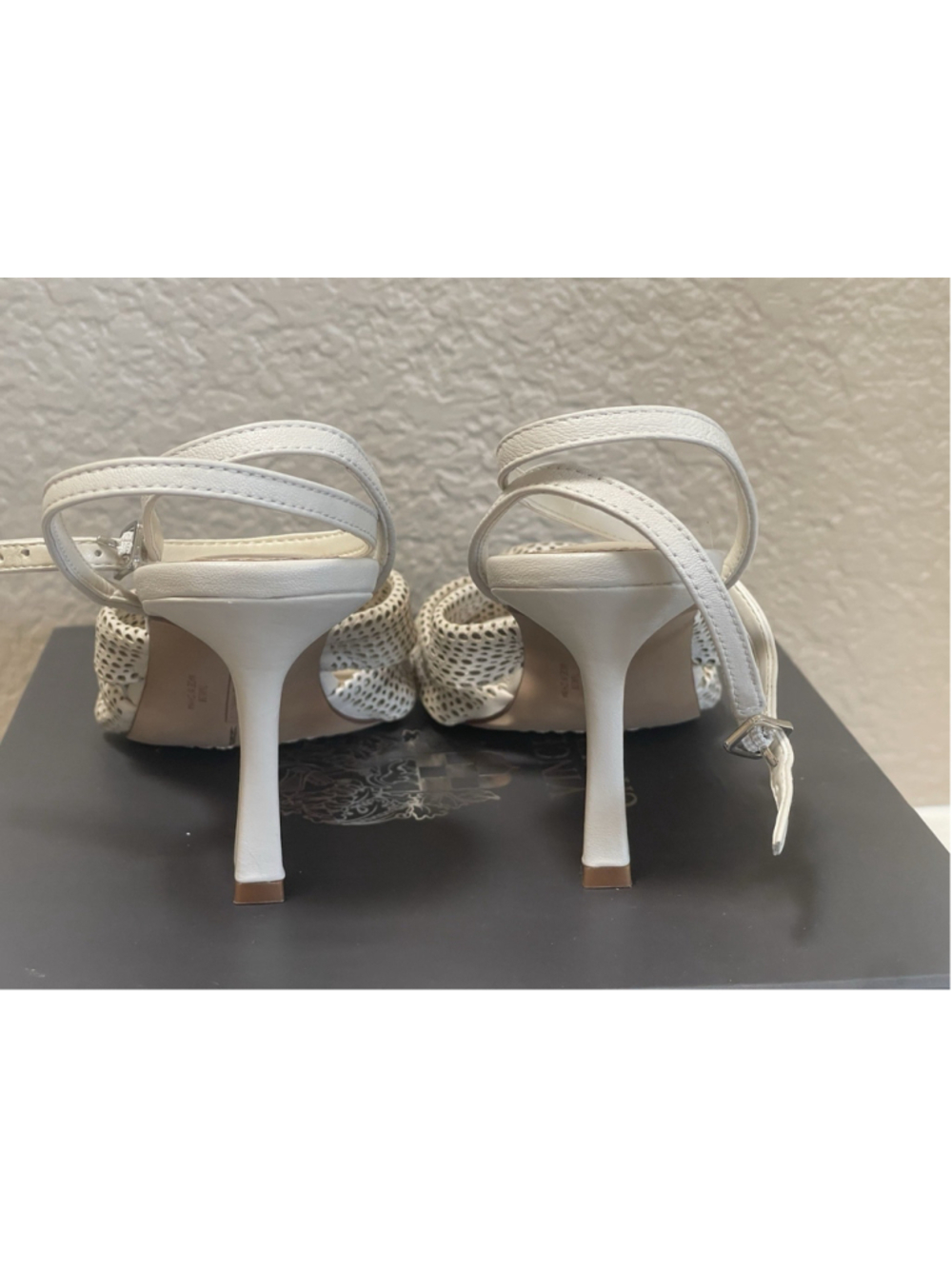 Vince Camuto Cream Polka Dot Bow Heels 7.5 M - Picture 5 of 7